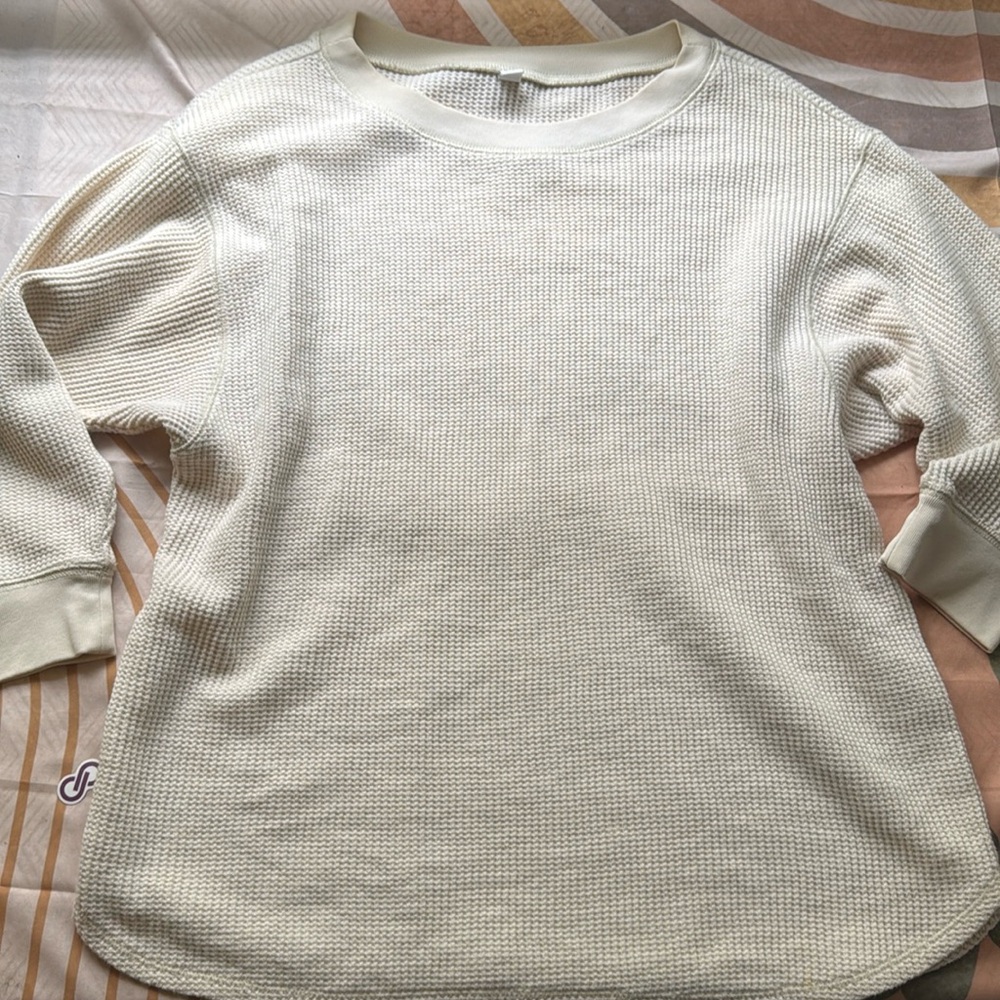 50. Uniqlo 3/4 Sleeve Thermal Top